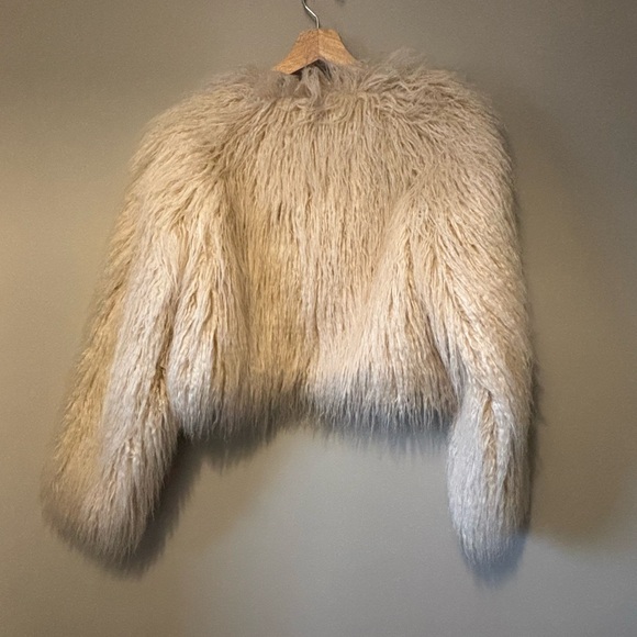 Shaggy faux fur cropped coat - Picture 8 of 8